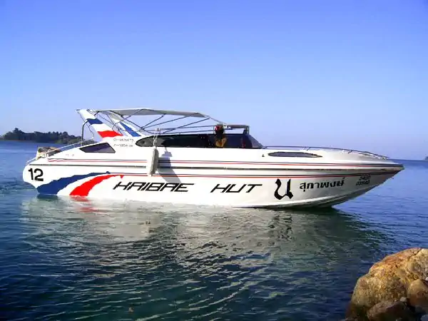 Kai Bae Hut speedboat on sea near Koh Chang